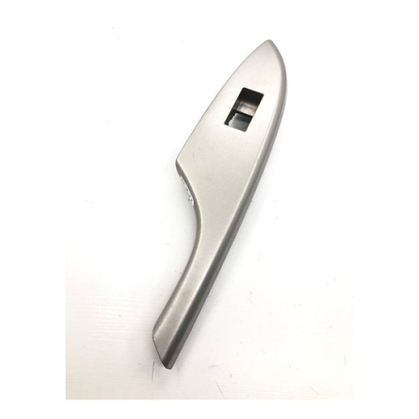 Moldura Botão Vidro Traseiro Esquerdo Toyota Corolla 2011