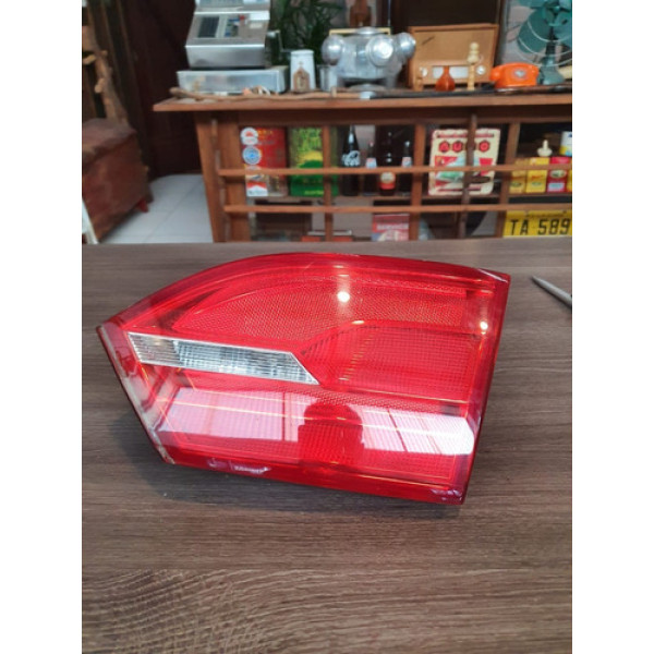 Lanterna Direita Do Porta Malas Vw Jetta 2.0 Ano 2014