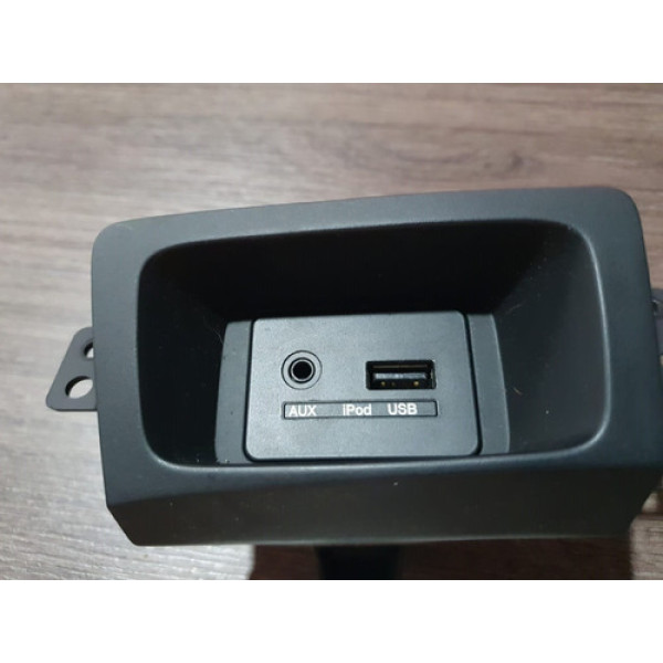 Entrada Usb E Auxiliar Hyundai Tucson 2010
