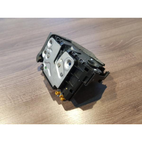 Fechadura De Porta Dianteira Esquerda Gm Spin Lt 1.8 2013