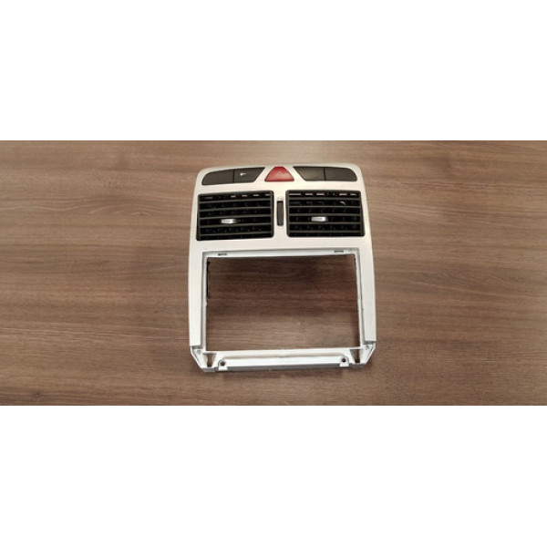 Moldura Do Radio Com Botões E Difusores Peugeot 307 2010 