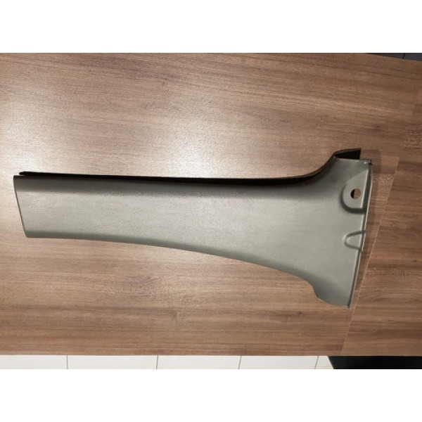 Acabamento Coluna Direita Meio Das Portas Gm Tracker 2008