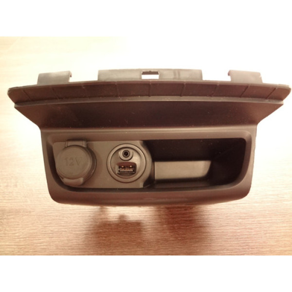 Moldura Cinzeiro Entrada Usb Peugeot 2008 Griffe At 2017