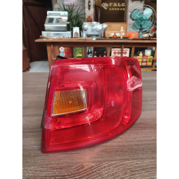 Lanterna Direita Canto Vw Jetta 2.0 Ano 2014