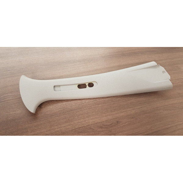 Acabamento Da Coluna Direita Citroen Picasso 2004