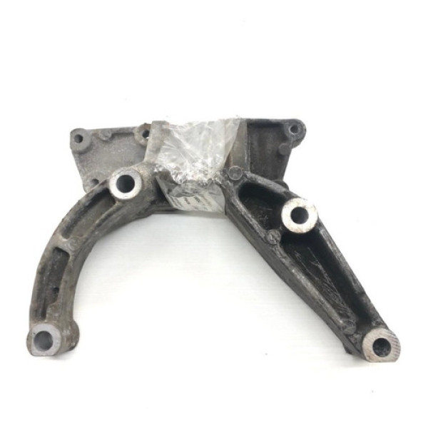 Suporte Bomba Hidraulica Ford Focus 2002