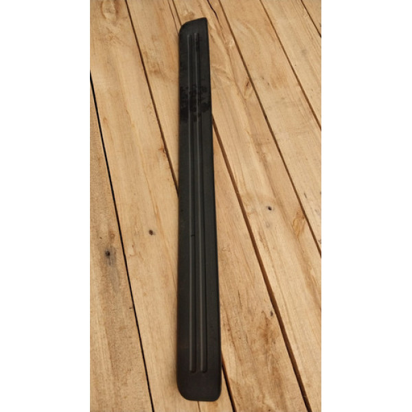 Soleira Dianteira Direita Kia Sportage 2010