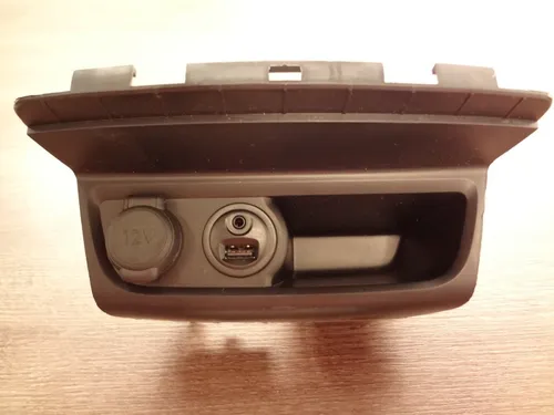 Moldura Cinzeiro Entrada Usb Peugeot 2008 Griffe At 2017